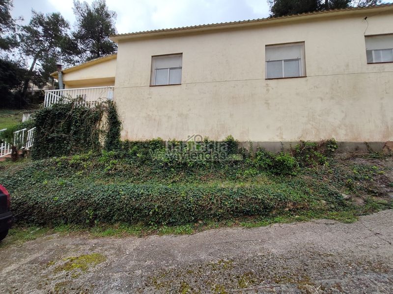Foto f425f699-3dae-4f88-9980-f448f4597655. Casa amb calefacció a Vallirana