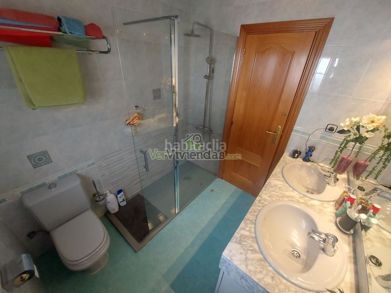 Foto 1e8bac74-e715-4bf5-b6db-ba8456181ea1. Casa amb xemeneia calefacció aparcament piscina a Vallirana