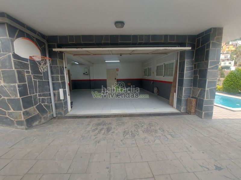 Foto 73503de6-fb12-4b2c-b076-2b2dedfb03ff. Casa amb xemeneia calefacció aparcament piscina a Vallirana