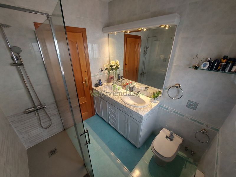 Foto ad85b327-e9a1-48b5-8a80-270f27e0adc2. Casa amb xemeneia calefacció aparcament piscina a Vallirana