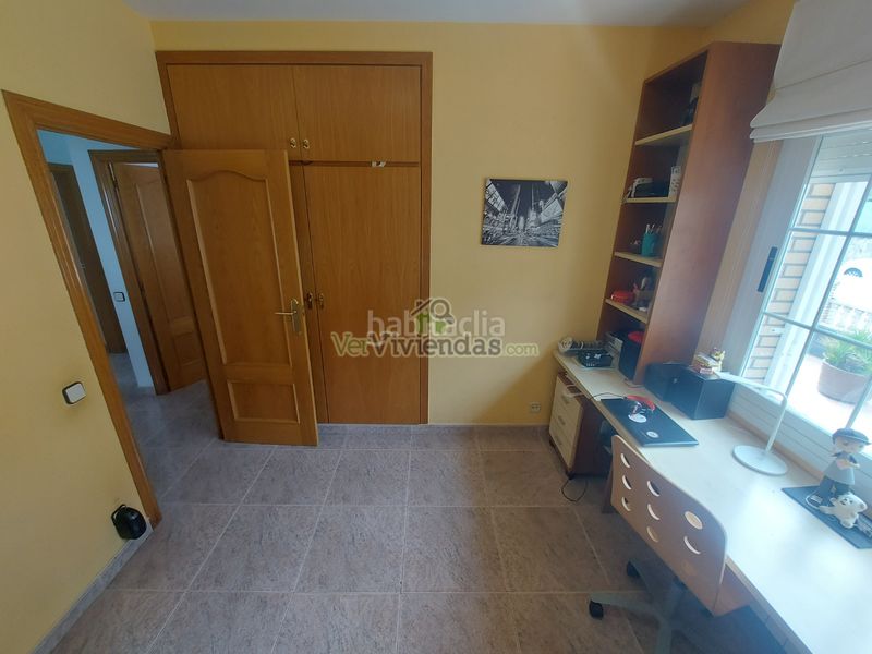 Foto b5d1d853-9a59-4909-89b3-2229c7ce397d. Casa amb xemeneia calefacció aparcament piscina a Vallirana