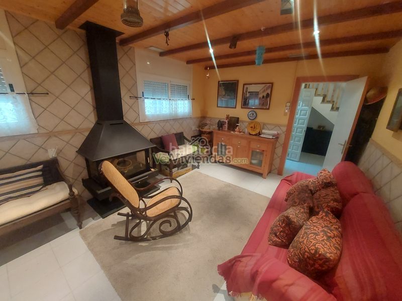 Foto bde9987c-232e-4109-b336-d888442f8d5d. Casa amb xemeneia calefacció aparcament piscina a Vallirana