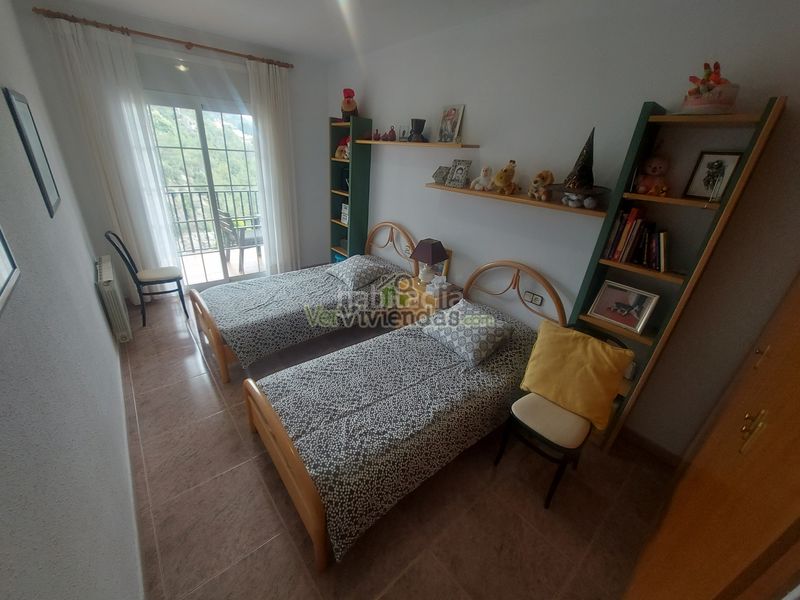 Foto ce9bd692-e434-41f2-98bb-2baa5637a099. Casa amb xemeneia calefacció aparcament piscina a Vallirana