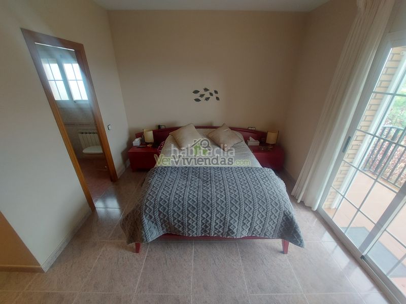 Foto e3d141c6-89c8-48a0-8e22-fb3e306492a2. Casa amb xemeneia calefacció aparcament piscina a Vallirana