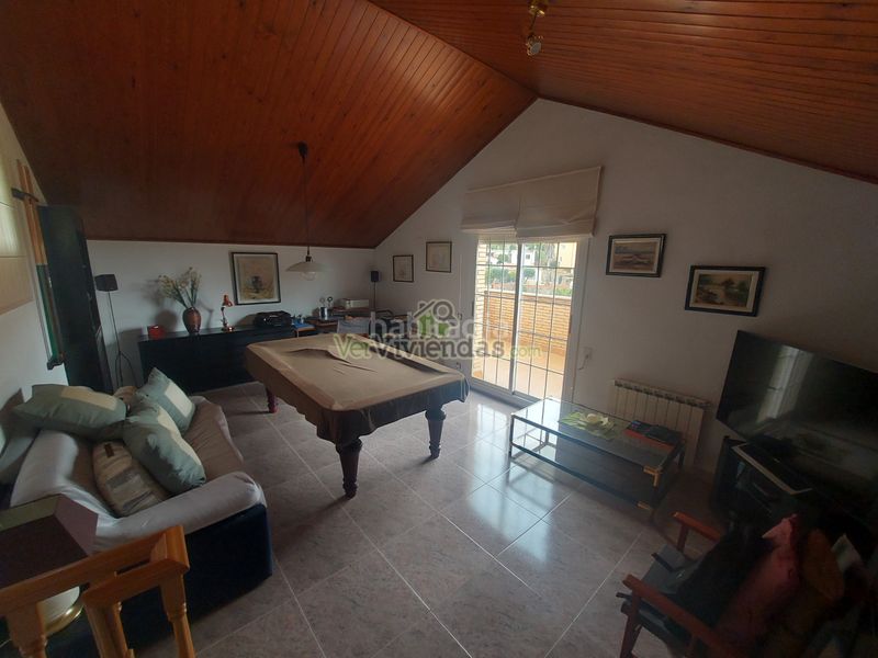 Foto ee40f383-ef97-4f40-94c5-6bbe409c706f. Casa amb xemeneia calefacció aparcament piscina a Vallirana