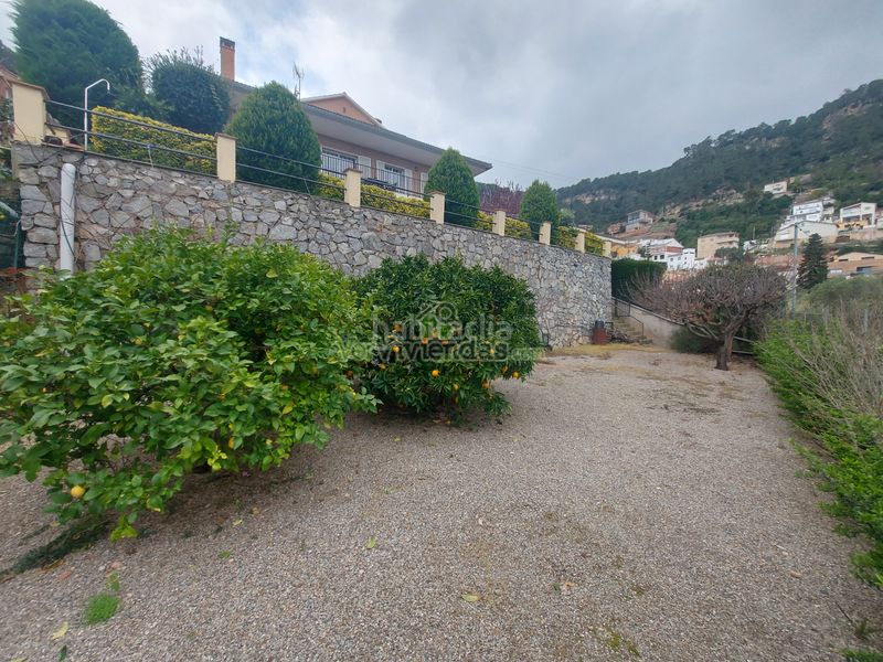 Foto f1d25d2c-ba02-4659-8e36-311ff236ad5d. Casa amb xemeneia calefacció aparcament piscina a Vallirana