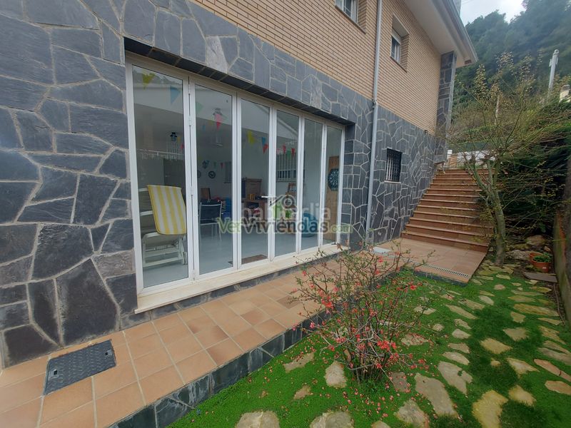 Foto f2621811-38db-4973-8da9-7c2b41791d6c. Casa amb xemeneia calefacció aparcament piscina a Vallirana