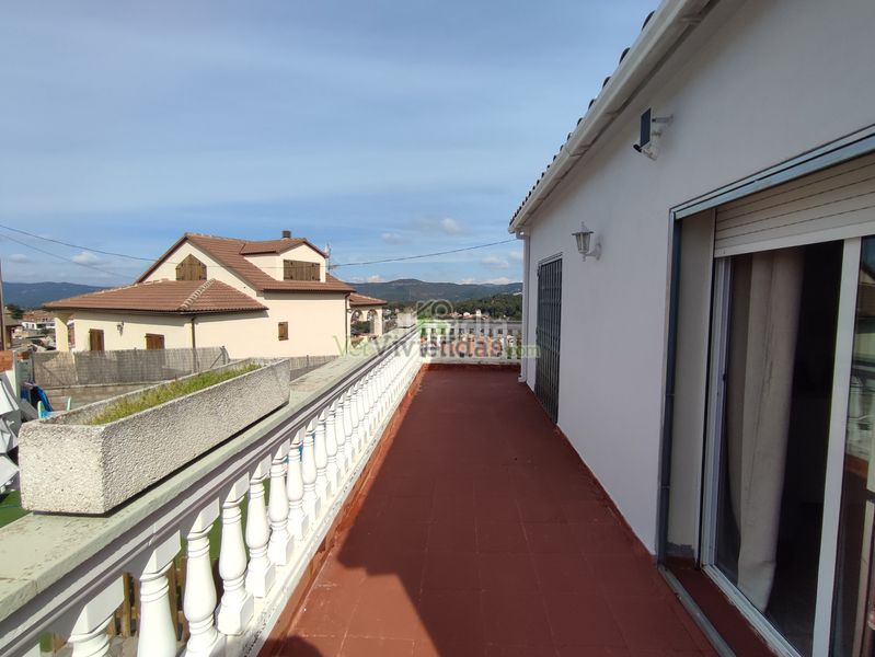 Foto 133c775e-dc72-4a80-9580-f6e0f55b6b6d. Casa amb xemeneia calefacció piscina a Vacarisses