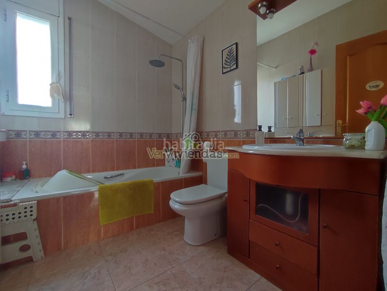 Foto 228c915c-a465-4177-b75b-82ab4e9861a3. Casa amb xemeneia calefacció piscina a Vacarisses