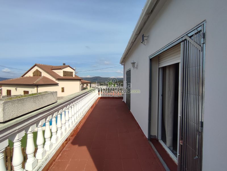 Foto 4b02bf9c-a206-4bf7-91c1-ec58cefd7103. Casa amb xemeneia calefacció piscina a Vacarisses
