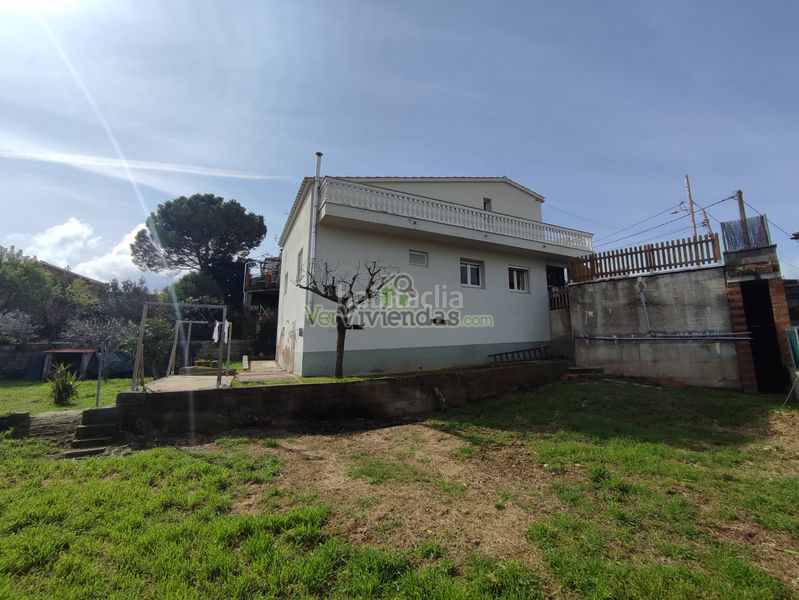 Foto c00344e6-a88a-4480-833d-d7550dd8290e. Casa amb xemeneia calefacció piscina a Vacarisses