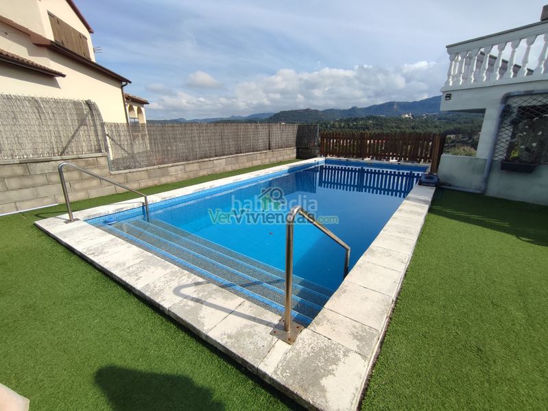 Foto f0660983-2f7a-46a7-a85a-f0e7069b1727. Casa amb xemeneia calefacció piscina a Vacarisses