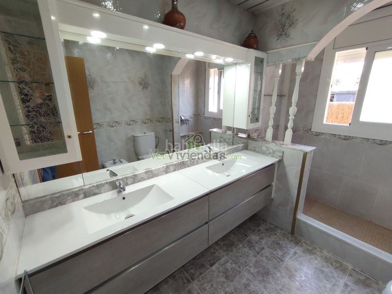 Foto 02f2ce13-5d9e-4b29-810e-32518c6655fe. Casa amb calefacció aparcament piscina a Masquefa