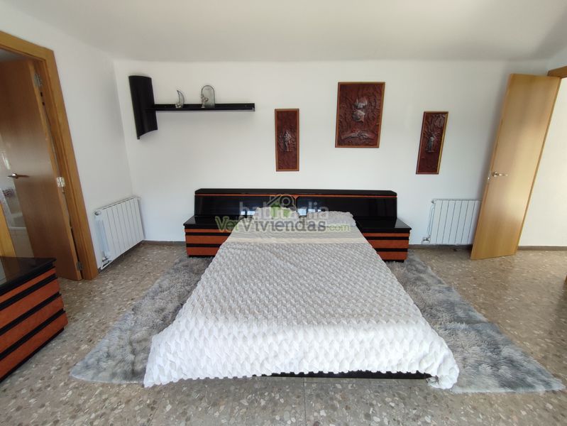 Foto 19face92-1eed-4227-a289-07117509bd88. Casa amb calefacció aparcament piscina a Masquefa