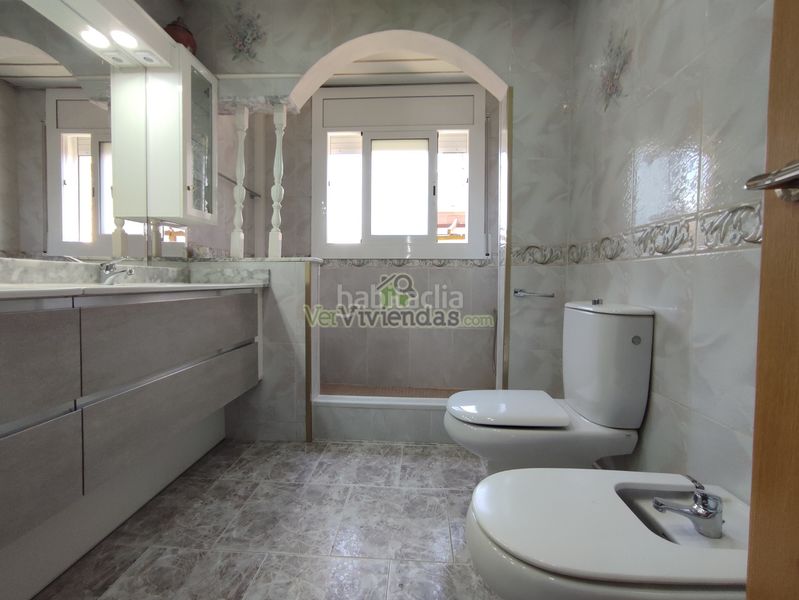 Foto 2d267dde-522d-410c-a4ff-4a5251c520d6. Casa amb calefacció aparcament piscina a Masquefa