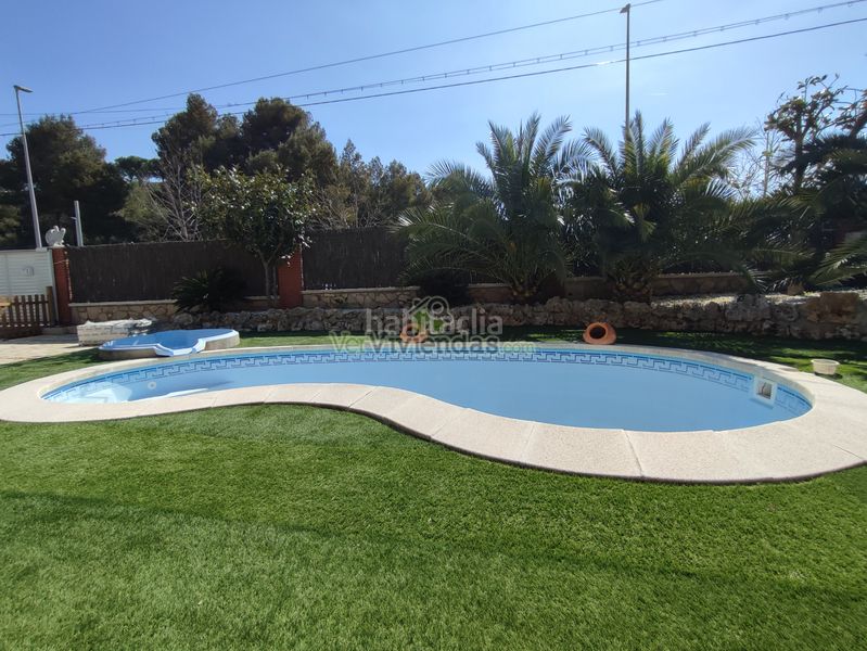 Foto 4185e295-36cd-406c-afb3-0d0ab08428f7. Casa amb calefacció aparcament piscina a Masquefa