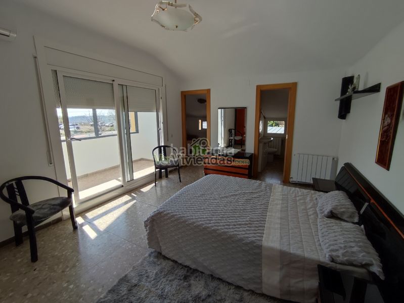 Foto 6eb0f840-4cd3-478c-a0d6-55e4874f0fe8. Casa amb calefacció aparcament piscina a Masquefa