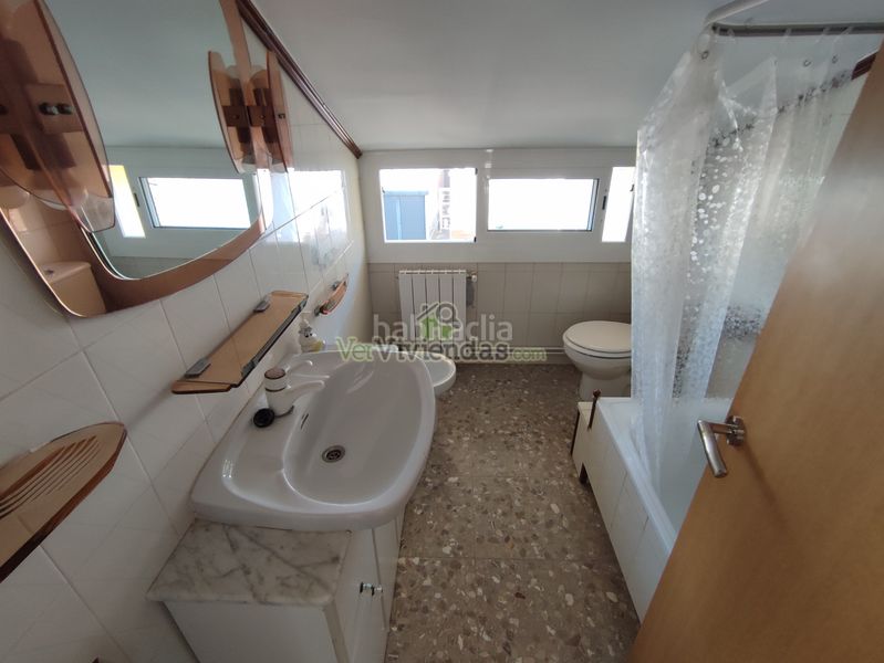 Foto bf8ecb2d-b016-4858-a501-0d6a41869703. Casa amb calefacció aparcament piscina a Masquefa