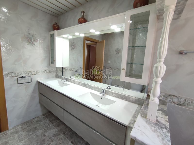 Foto e8297d38-d435-4313-b756-6eea119bec21. Casa amb calefacció aparcament piscina a Masquefa