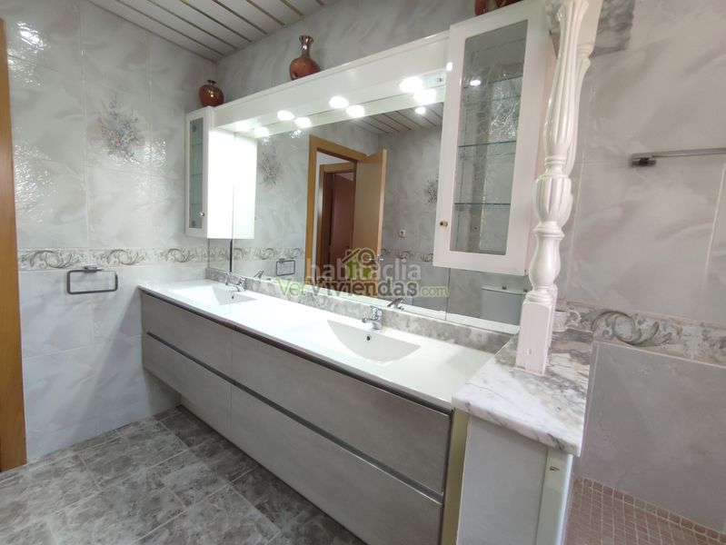 Foto f95e0139-6f28-4f8a-9c4d-6ac314dbf2dd. Casa amb calefacció aparcament piscina a Masquefa