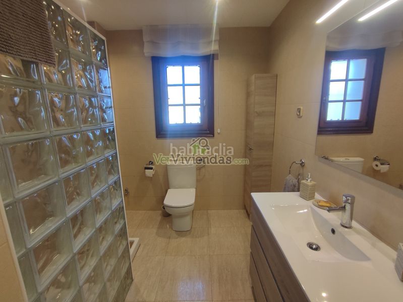 Foto 4b34494d-27b2-4b8e-a9c6-3bd22e1eaed7. Casa amb xemeneia calefacció a Vallirana