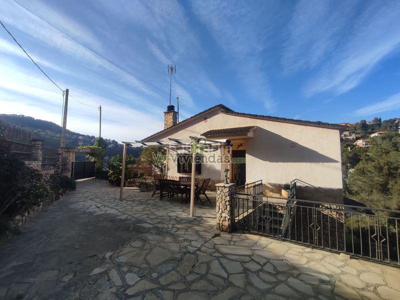 Foto 600594bd-31c8-41ba-a578-cf51e67b9a08. Casa amb xemeneia calefacció a Vallirana
