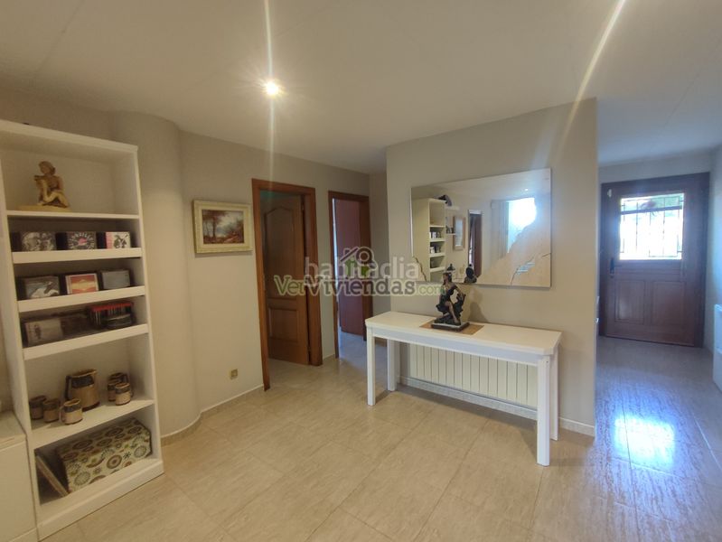 Foto 7771bfd8-8a7f-480e-bda8-a85c6c04ac9b. Casa amb xemeneia calefacció a Vallirana