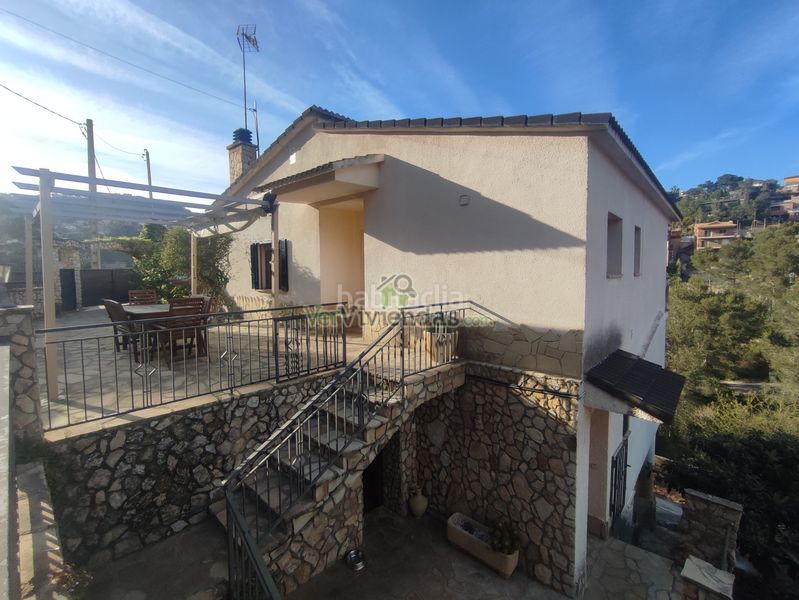 Foto 8624bf7b-c912-4687-8c25-51b81be0556f. Casa amb xemeneia calefacció a Vallirana
