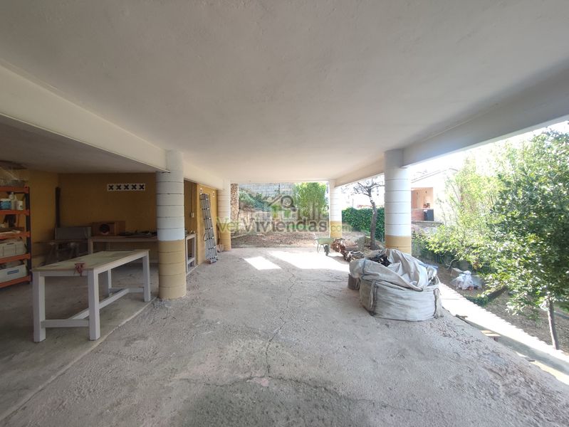 Foto a0848409-1e8c-442e-941e-c4b5d043147e. Casa amb xemeneia calefacció a Vallirana