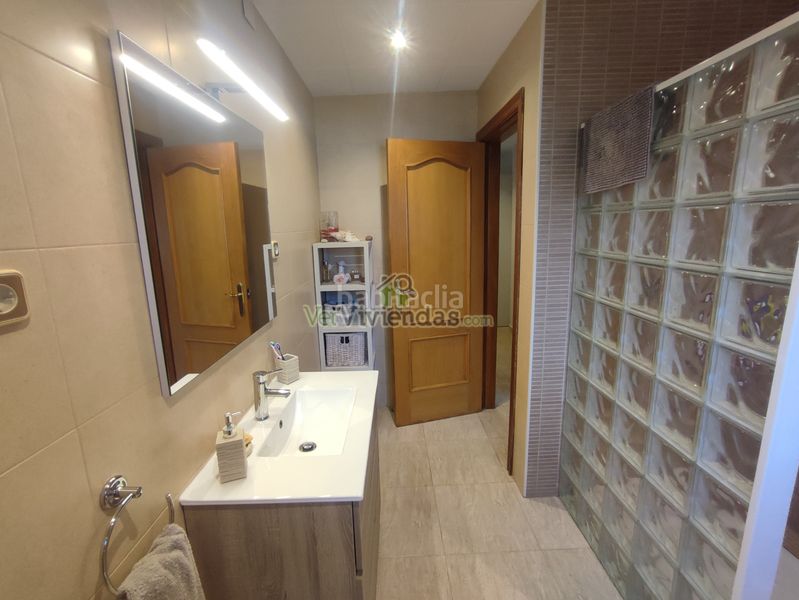 Foto a595efa9-3342-4669-80fa-d4cb0c1f1803. Casa amb xemeneia calefacció a Vallirana