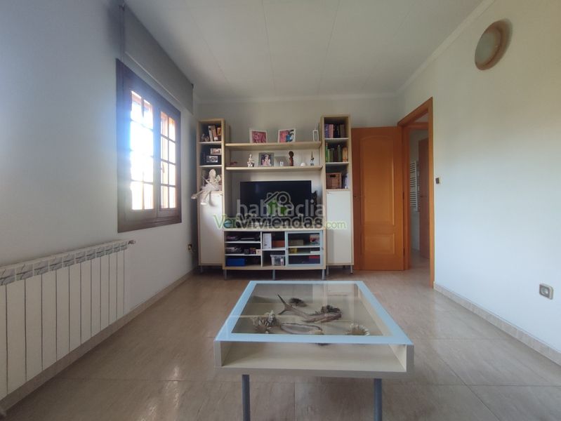 Foto da23a09a-3f37-48a7-b11c-7e30de75344f. Casa amb xemeneia calefacció a Vallirana