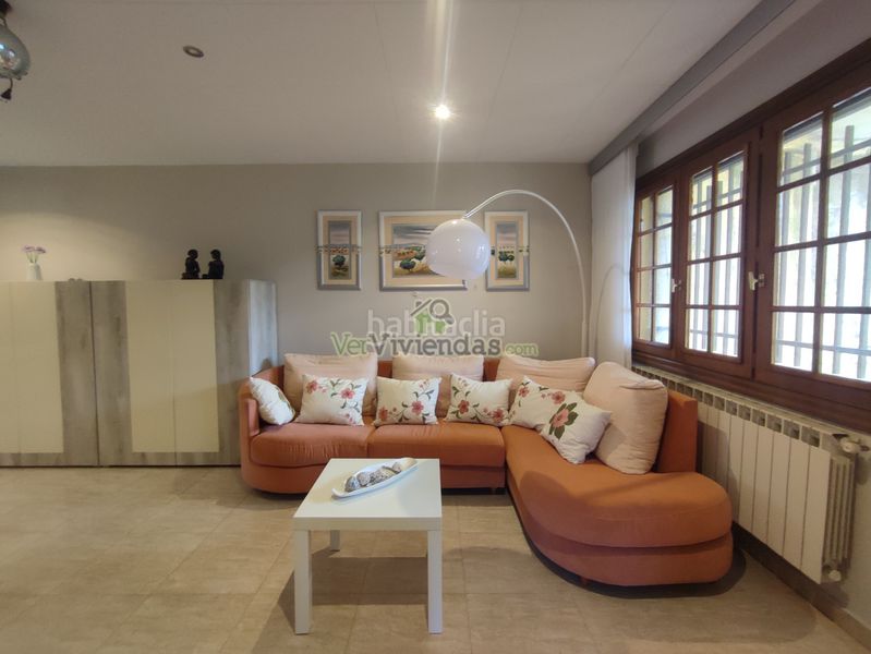 Foto e240ad55-4ae4-45fb-8b54-c66fe18aa5c8. Casa amb xemeneia calefacció a Vallirana