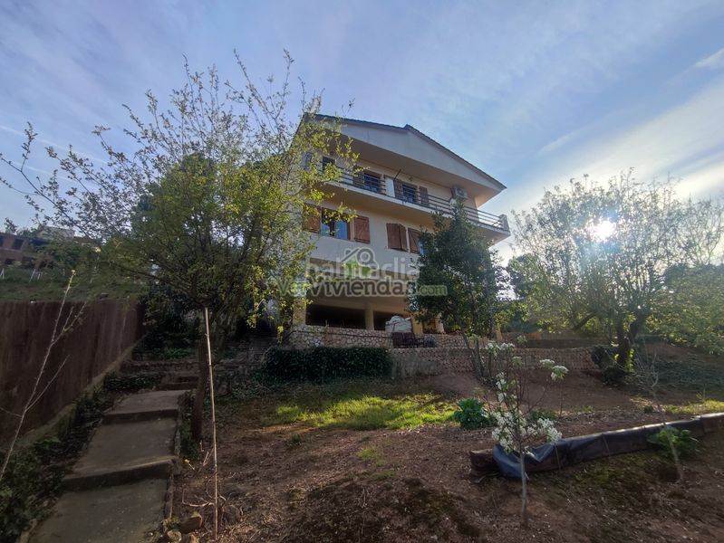 Foto f504187c-f291-4ba9-a9de-f1672c239e1d. Casa amb xemeneia calefacció a Vallirana