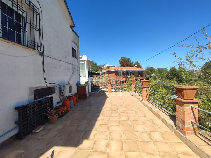 Foto 045c91e8-ae62-475a-8f71-14e9aa36d121. House with fireplace heating parking pool in Sant Esteve Sesrovires