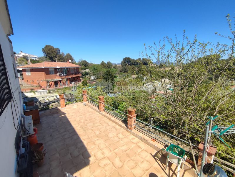 Foto 8def8234-0b64-4a8a-8d4c-984f6f3bfafe. House with fireplace heating parking pool in Sant Esteve Sesrovires