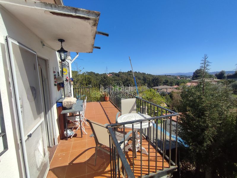 Foto 918f27fb-e3d9-44c5-b8a8-22ad22e5c252. House with fireplace heating parking pool in Sant Esteve Sesrovires