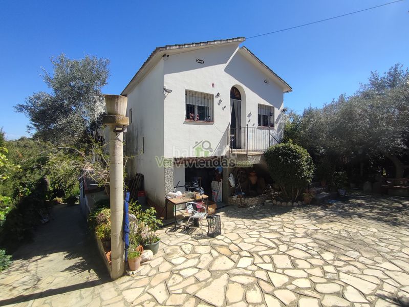 Foto c159c8ca-82c2-403a-bf4f-b045eae22aa0. House with fireplace heating parking pool in Sant Esteve Sesrovires