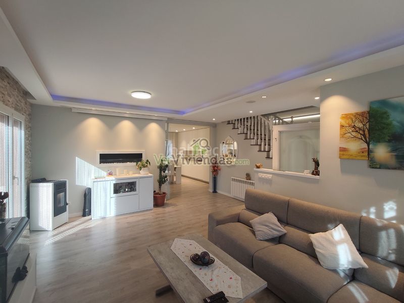 Foto 0243a49b-f709-4a79-9790-47b27c298466. Casa amb calefacció aparcament piscina a Corbera de Llobregat