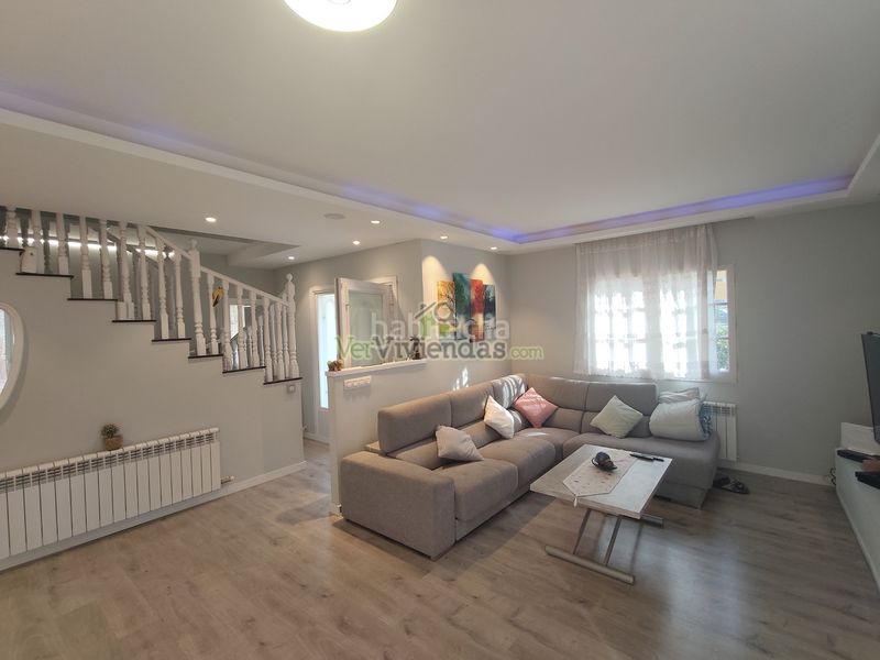 Foto 2b7b2b54-2d51-4ec2-90f2-f3162bbd010f. Casa amb calefacció aparcament piscina a Corbera de Llobregat