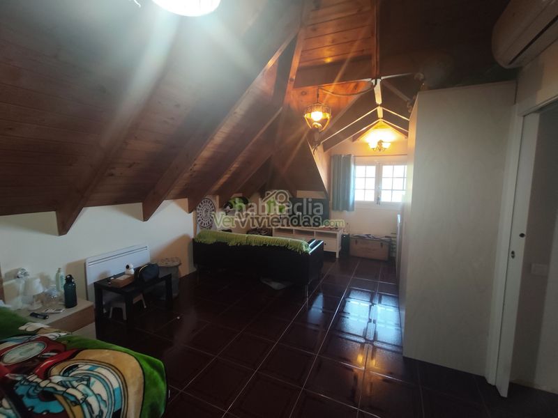 Foto 53f0c631-204d-448f-a07e-5e667656bd52. Casa amb calefacció aparcament piscina a Corbera de Llobregat