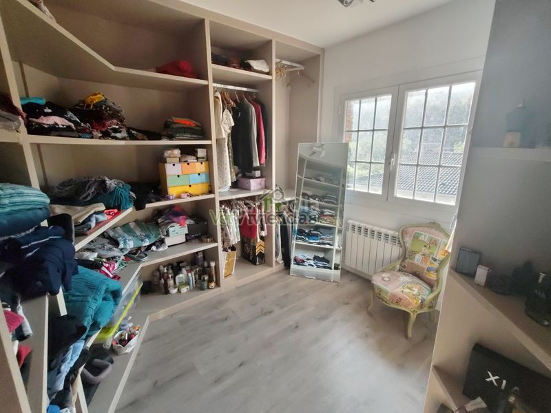 Foto 5e3dd44b-e6a6-4eb6-8df0-96ac56f7798d. Casa amb calefacció aparcament piscina a Corbera de Llobregat