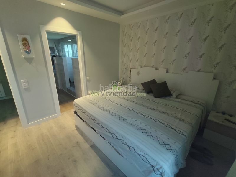 Foto 86a1994a-f2a3-4964-bd88-920fc78f661a. Casa amb calefacció aparcament piscina a Corbera de Llobregat