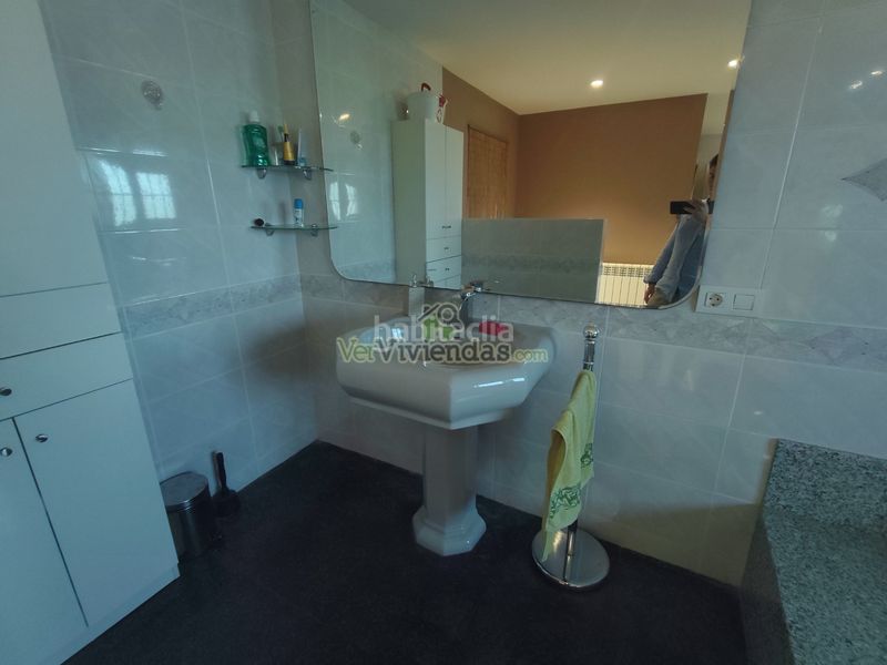 Foto 9361153c-9107-4135-881b-acc4b3ca8ca2. Casa amb calefacció aparcament piscina a Corbera de Llobregat