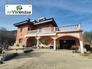 Casa a Corbera de Llobregat. Espectacular casa a 4 vientos