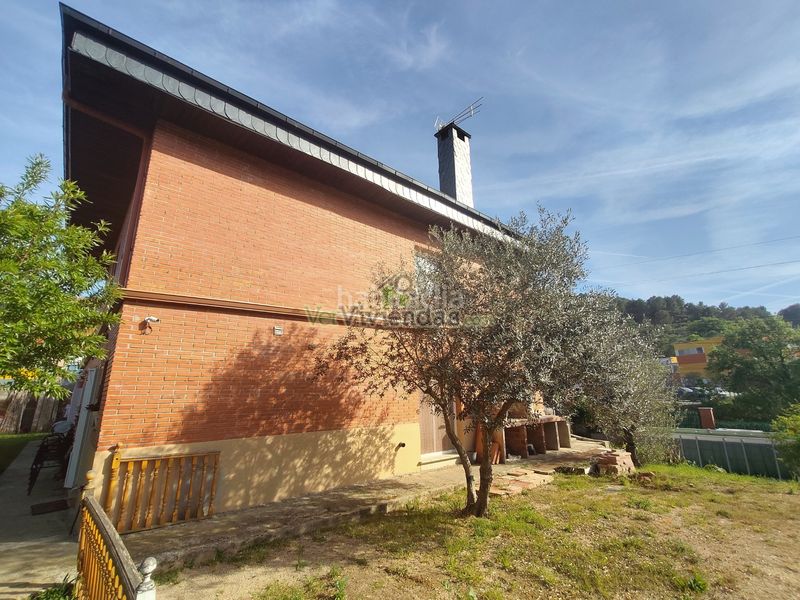 Foto 989fc589-6043-415e-80ab-3e1f80370c48. Casa amb calefacció aparcament piscina a Corbera de Llobregat
