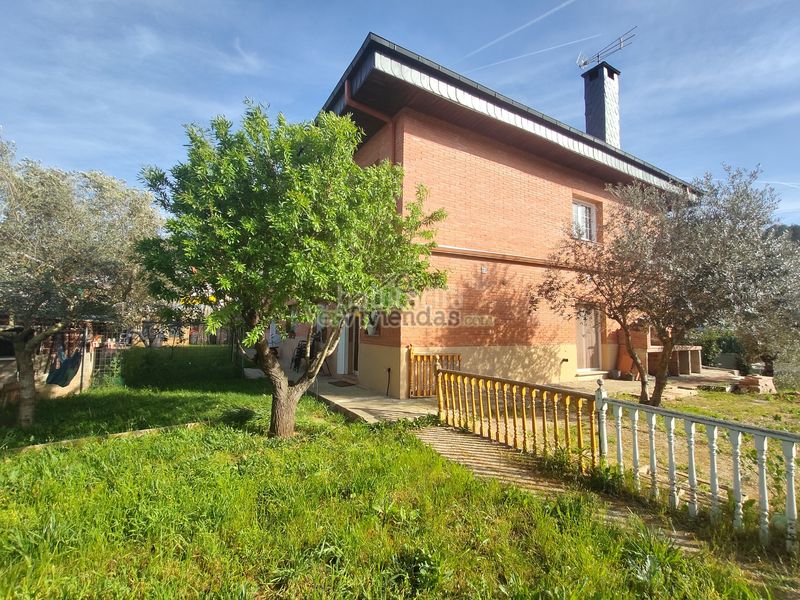Foto a5729854-539c-41f0-8a1e-71f0fc65df12. Casa amb calefacció aparcament piscina a Corbera de Llobregat