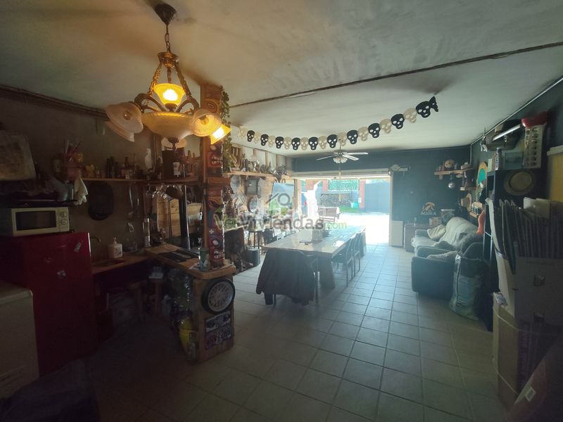 Foto db8c945e-d797-4a54-a916-4133ffe480ff. Casa amb calefacció aparcament piscina a Corbera de Llobregat