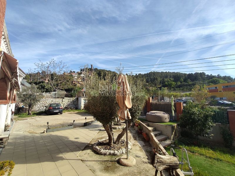 Foto e749e59b-ea7b-4a07-8a29-0d2116060f6e. Casa amb calefacció aparcament piscina a Corbera de Llobregat