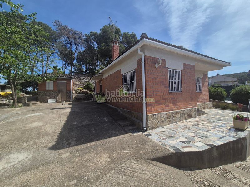 Foto 49cf68e9-095f-46fe-a2b2-b88e33123195. Casa amb aparcament a Vallirana