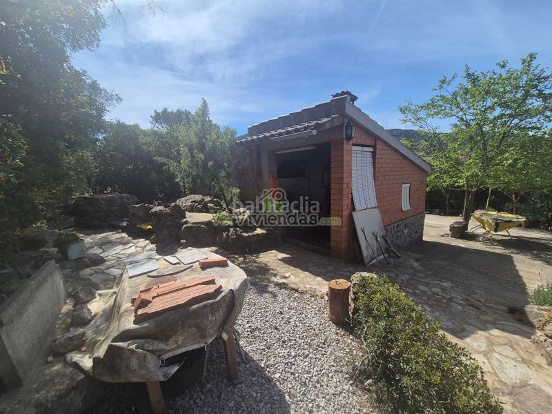 Foto 4c8d79c5-f137-44b4-9eb1-7591edf681cd. Casa amb aparcament a Vallirana